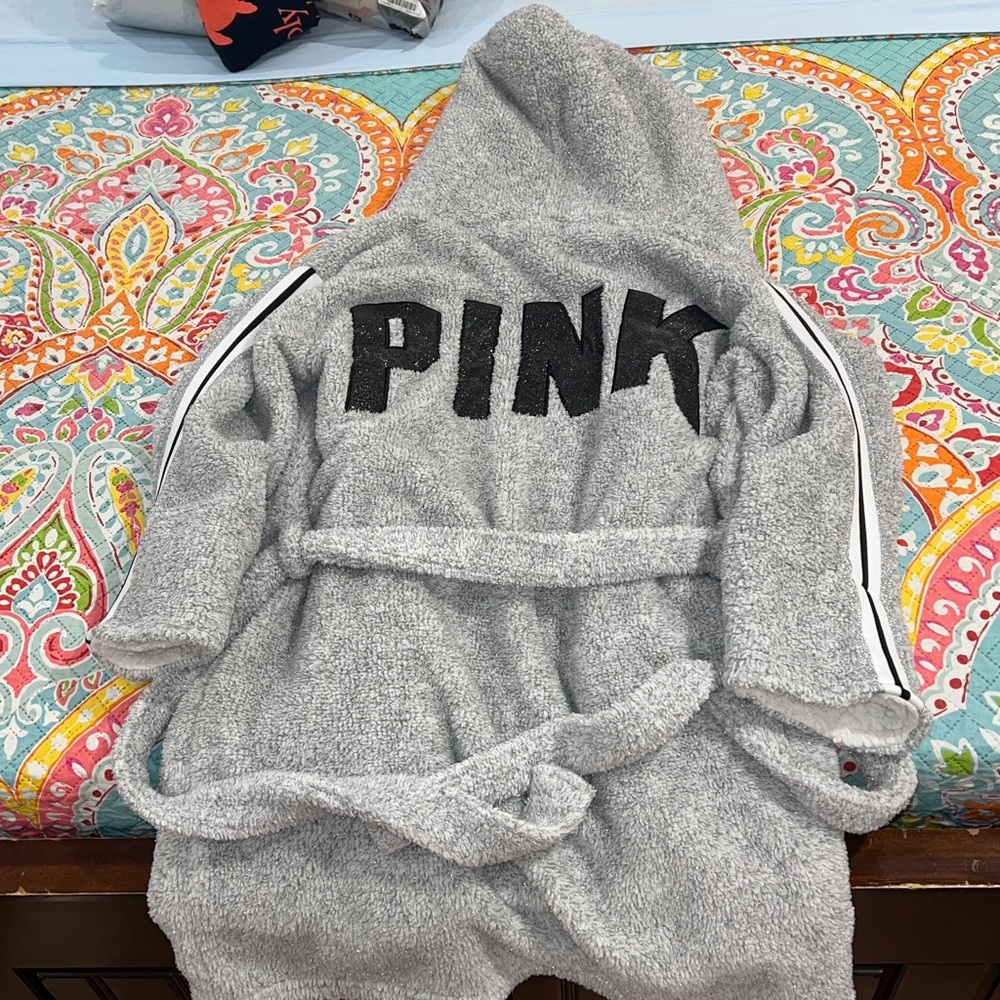 Victoria’s Secret PINK Hooded Sherpa lined Robe M/L